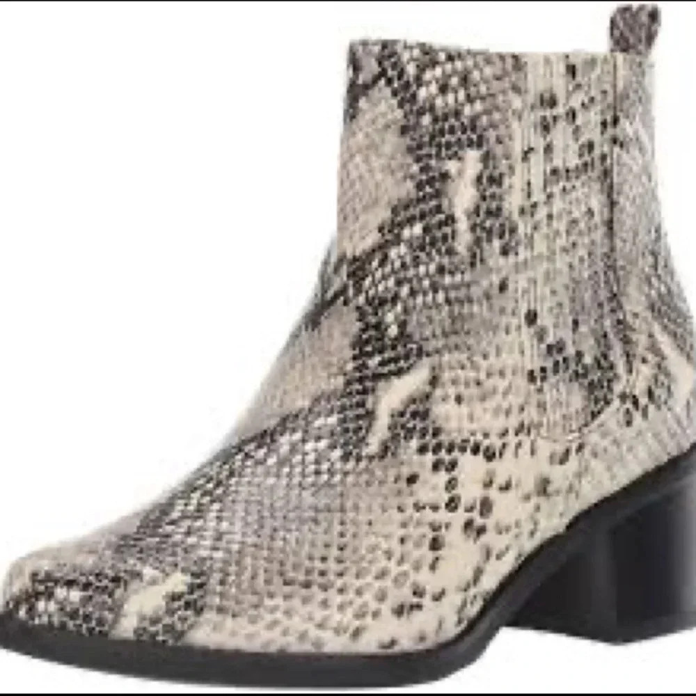 BLONDO Elvina Waterproof snake chunky heel pointed toe ankle  Bootie sz 7M